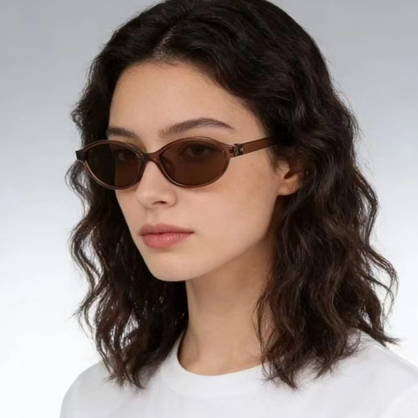小さめの楕円形サングラス、レディース、ヴィンテージブランド、 - Designer Sunglasses のレビューと価格