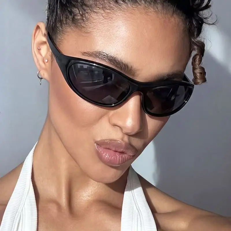 Y2K風パンクスポーツサングラス。男女兼用。一体型フレームで - Designer Sunglasses のレビューと価格