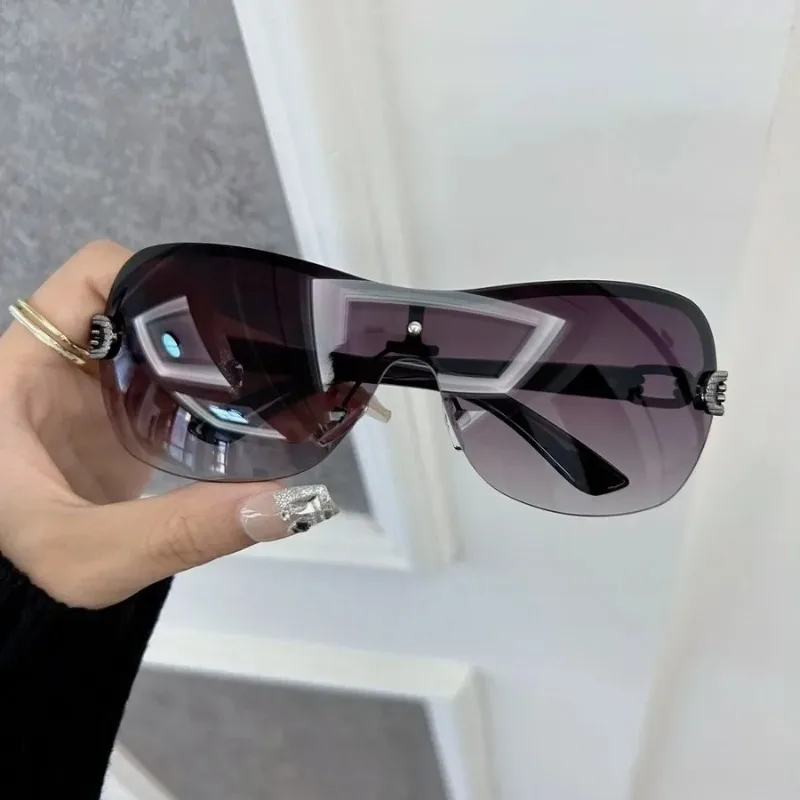カジュアルなスクエア型サングラス。レディース、メンズ。グラデ - Designer Sunglasses のレビューと価格