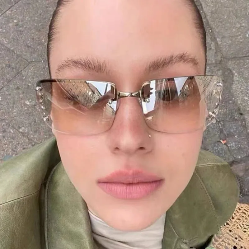 新作。女性用サングラス。高級ブランドのデザイン。ファッショナ - Designer Sunglasses のレビューと価格