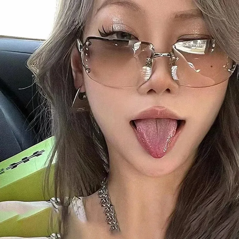 新作。女性用サングラス。高級ブランドのデザイン。ファッショナ - Designer Sunglasses のレビューと価格