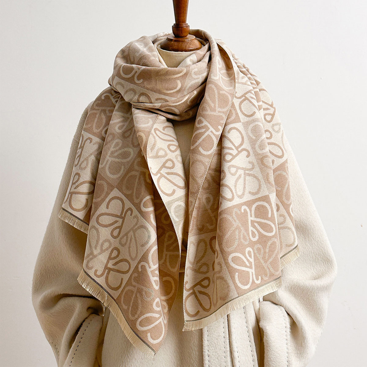 女性用スカーフ 2026年秋 韓国風 幾何学模様 ジャカード - Cashmere Scarf のレビューと価格