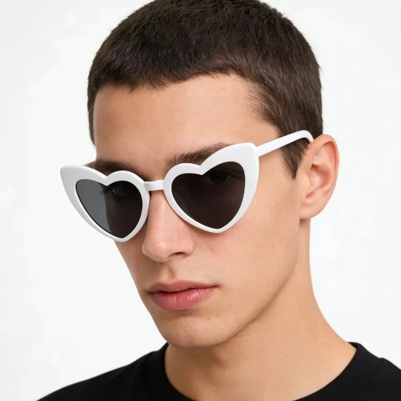 漫画風の白いハート型サングラス。女性向けのファッションアイテ - Sunglasses Uv400 のレビューと価格