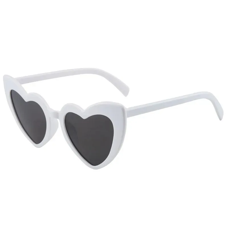 漫画風の白いハート型サングラス。女性向けのファッションアイテ - Sunglasses Uv400 のレビューと価格