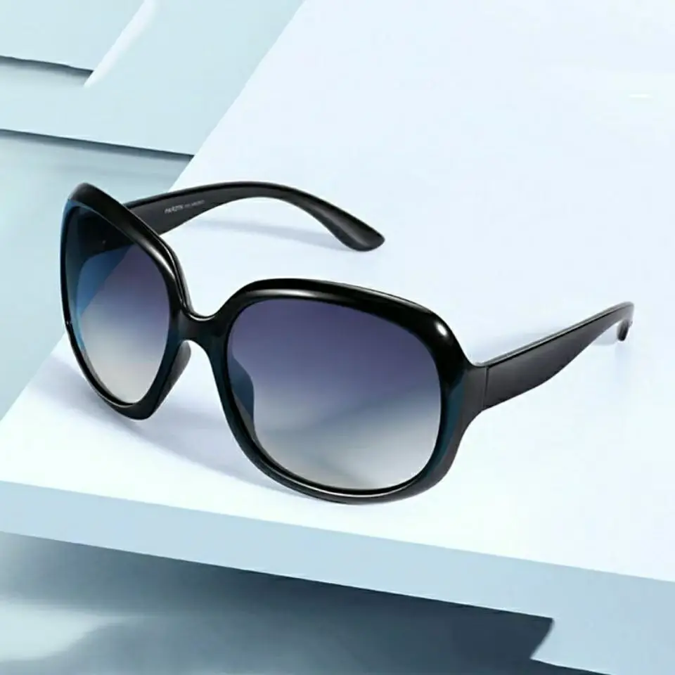 新作、大ぶりのフレームに丸いレンズを組み合わせたサングラス。 - Designer Sunglasses のレビューと価格