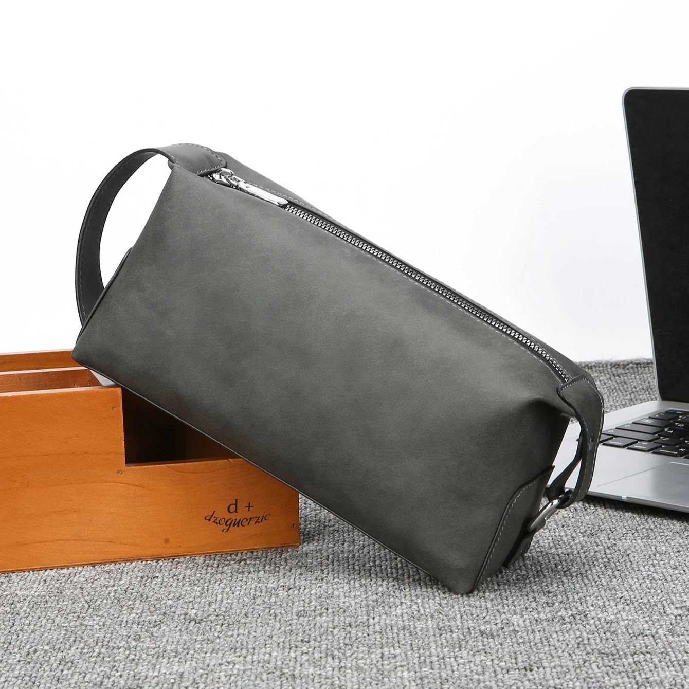 メンズPUレザー製トイレタリーバッグ、大容量トラベルドップキ - Travel Luggage Set のレビューと価格